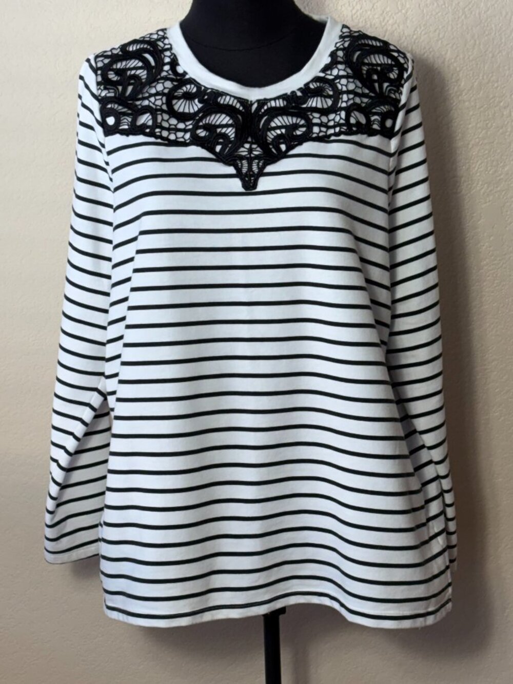 Lane Bryant 14/16 Black White Striped Lace Yoke Top